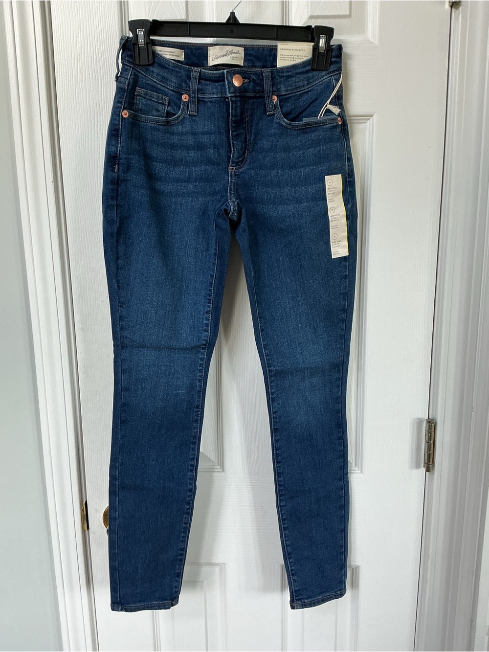 Universal Thread Women's Dark Blue Skinny Jeans